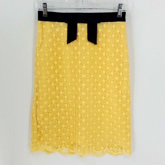Milly of NY. Yellow skirt Y2K black band. Lace. Size 2 very flattering styl… - Picture 1 of 8